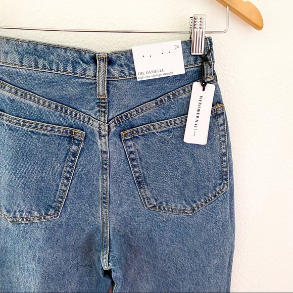 SOLD ON CURTSY - Picture 8 of 9